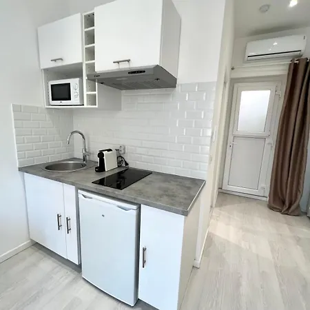 Apartment Les Pins Pinede Sector - *