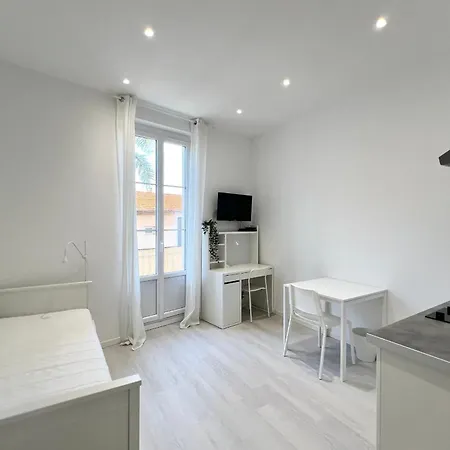Les Pins Pinede Sector -