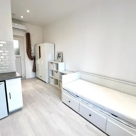 Les Pins Pinede Sector - Apartment