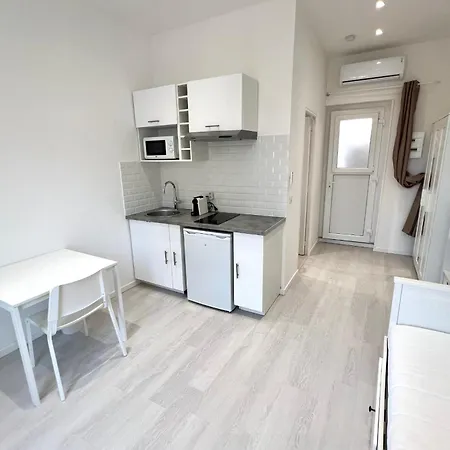 Apartment Les Pins Pinede Sector -